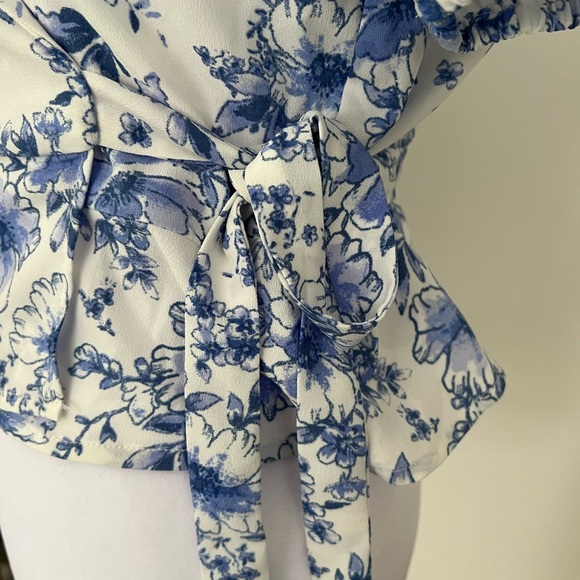 NWT Violets & Roses Stitch Fix Oprah Short Sleeve Floral Wrap Blouse Size: SP - Picture 6 of 9